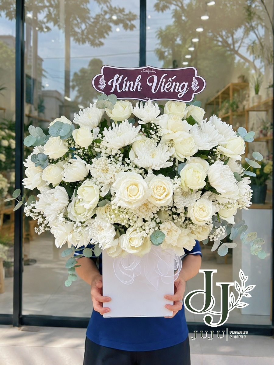 Giỏ hoa cúc trắng kính viếng HCB021